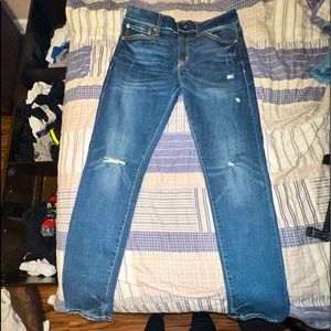 Very nice blue jeans!